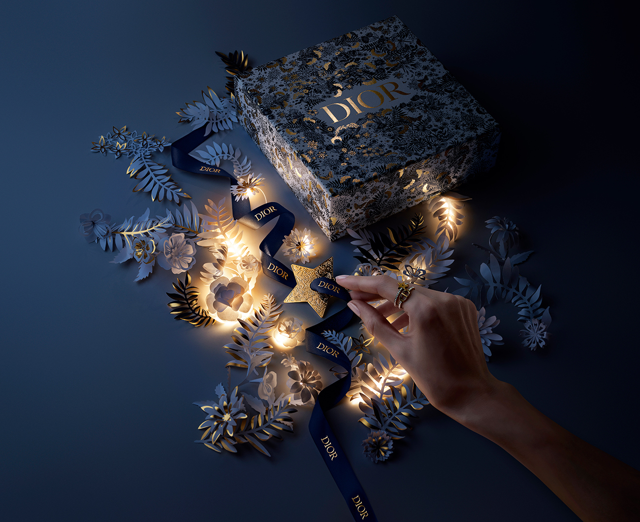 Dior Christmas 2021 studio design Maud Vantours set design papier paper art Paris